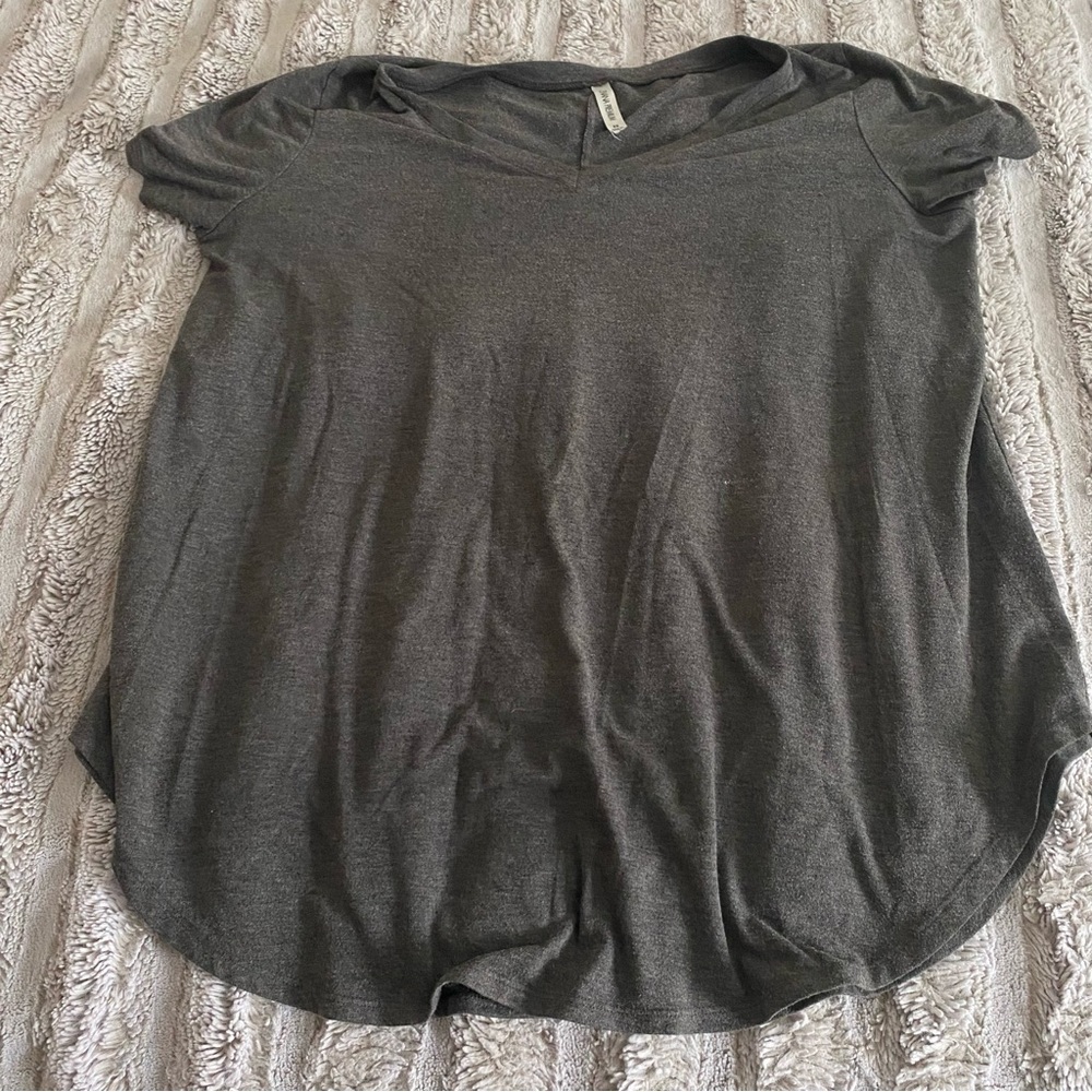 Zenana grey round bottom 2x tshirt